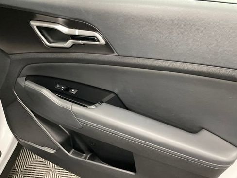 Certified 2024 Kia Sportage EX image 31