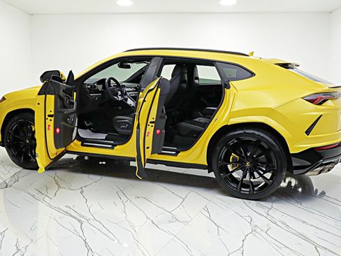 Used 2022 Lamborghini Urus /SELEZIONE PRE-OWNED CERTIFIED image 5