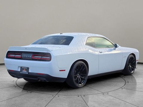 Used 2022 Dodge Challenger R/T image 5