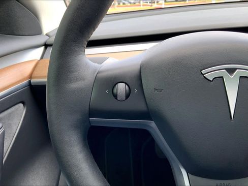 Used 2022 Tesla Model 3 Long Range AWD/4WD image 23