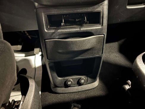 Used 2016 Dodge Grand Caravan SE image 30