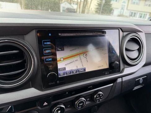 Used 2016 Toyota Tacoma TRD Sport w/ Towing Package image 27