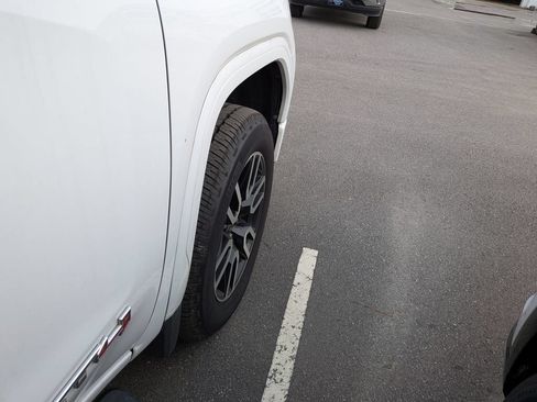 Used 2020 GMC Sierra 1500 AT4 w/ AT4 Premium Package AWD/4WD image 12