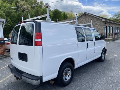 Used 2018 Chevrolet Express 2500 w/ Driver Convenience Package RWD image 8