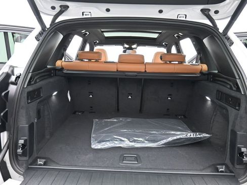 New 2026 BMW X5 xDrive40i w/ M Sport Package AWD/4WD image 16