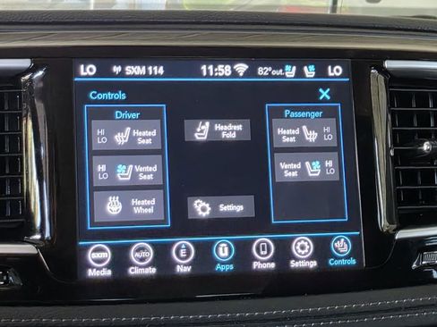 Used 2020 Chrysler Pacifica Limited image 21