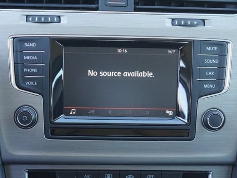 Used 2015 Volkswagen Golf SE FWD image 16