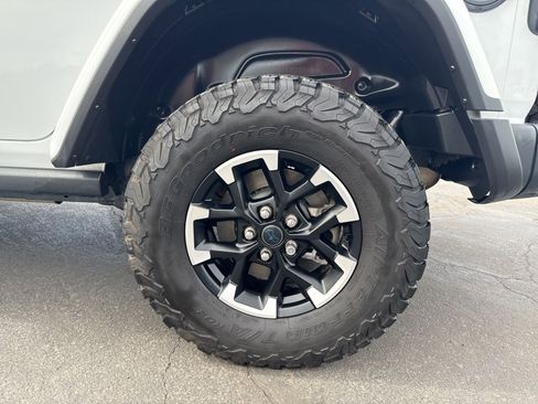 Used 2025 Jeep Wrangler Unlimited Rubicon 4xe image 22