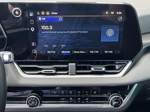 Used 2026 Chevrolet Equinox LT w/ Safety and Technology Package FWD image 29
