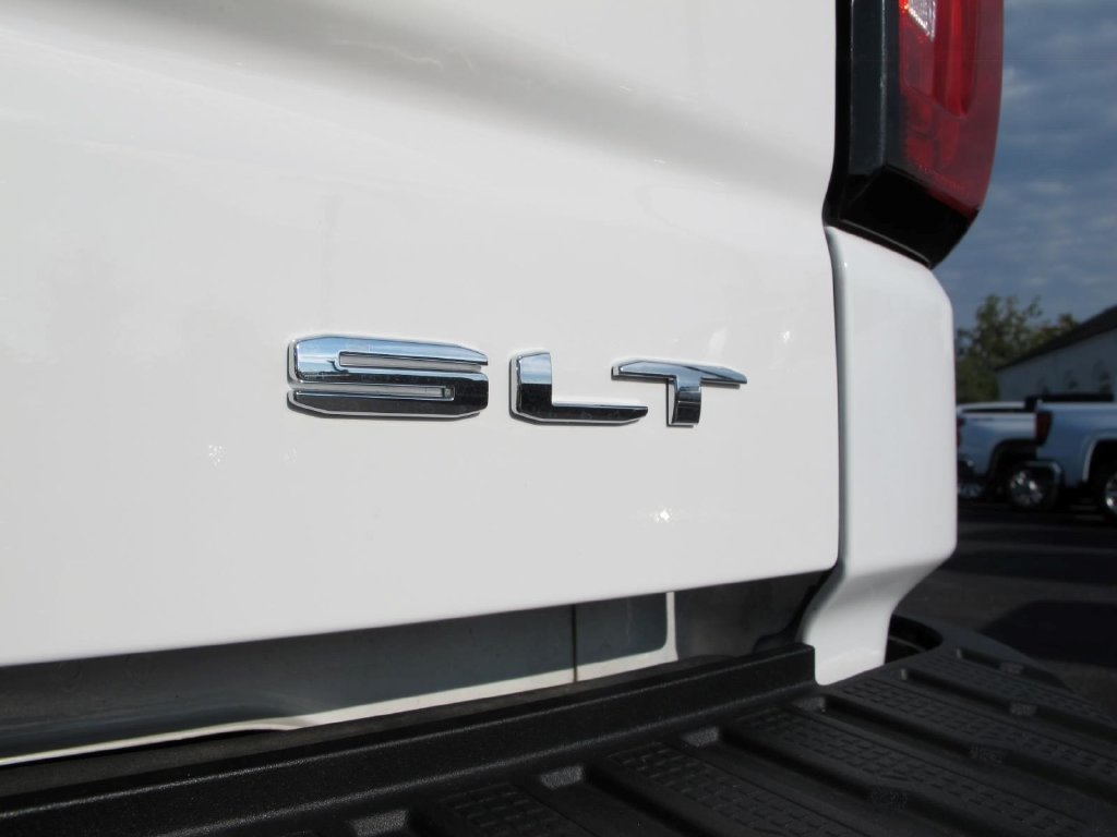 Used 2025 GMC Sierra 1500 SLT w/ SLT Premium Plus Package AWD/4WD image 9