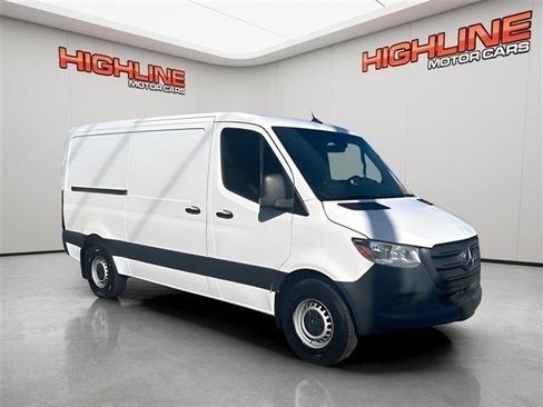 Used 2021 Mercedes-Benz Sprinter 2500 image 3