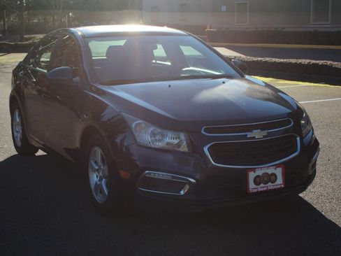 Used 2016 Chevrolet Cruze LT w/ Technology Package image 8