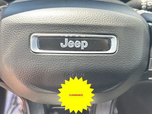 Used 2024 Jeep Grand Cherokee Altitude RWD image 28