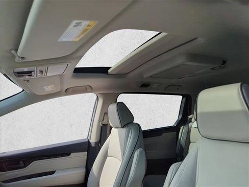 New 2026 Honda Odyssey Touring image 18