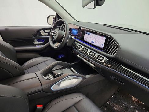 Used 2024 Mercedes-Benz GLS 450 4MATIC image 25