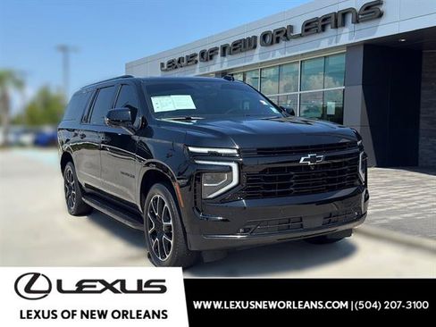 Used 2025 Chevrolet Suburban RST w/ Comfort Package RWD image 1