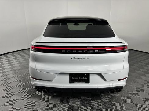 Certified 2025 Porsche Cayenne S image 10