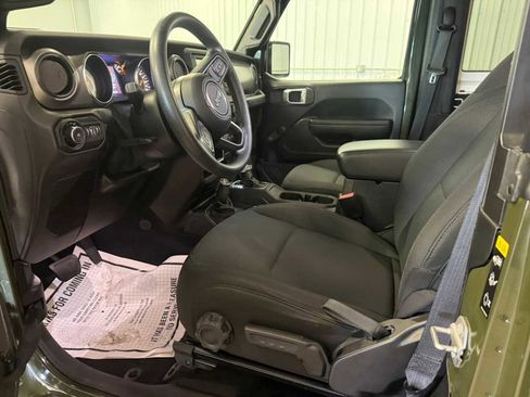 Used 2021 Jeep Wrangler Sport AWD/4WD image 19