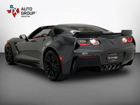 Used 2017 Chevrolet Corvette Z06 RWD image 3