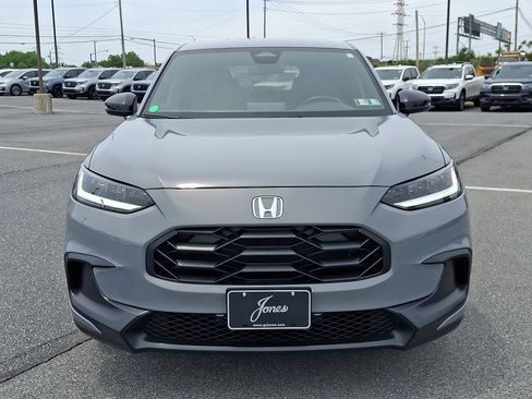 Certified 2025 Honda HR-V Sport image 2