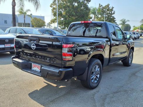New 2025 Nissan Frontier SV image 3