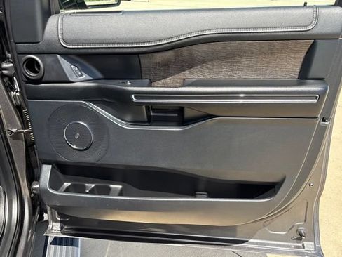Used 2018 Ford Expedition Limited AWD/4WD image 38