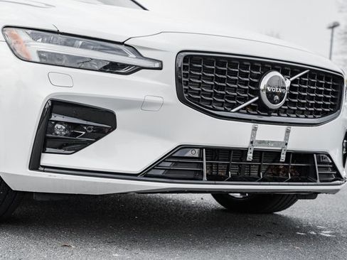 Used 2023 Volvo S60 B5 Plus w/ Climate Package image 13