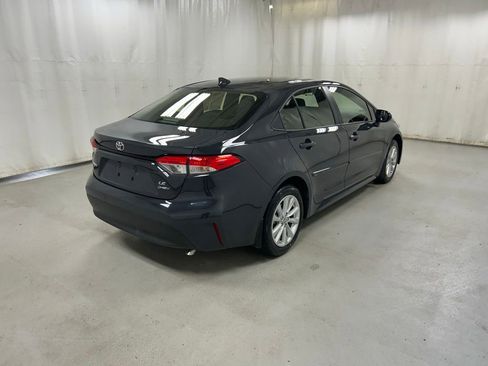 Used 2026 Toyota Corolla LE w/ LE Premium Package FWD image 5