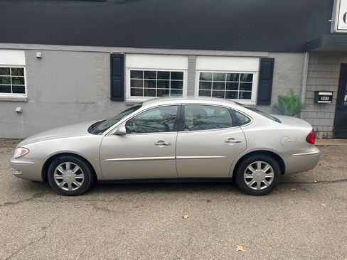 Used 2007 Buick LaCrosse CX image 1