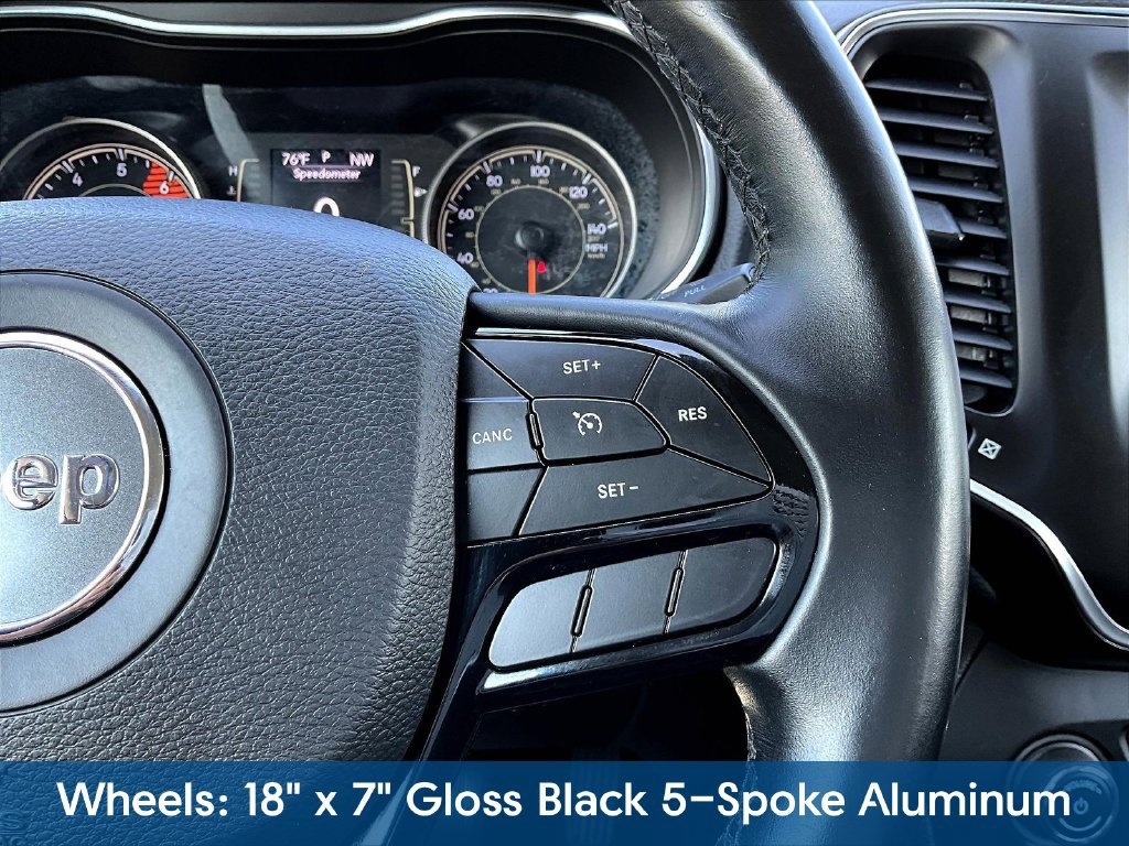 Used 2019 Jeep Cherokee Latitude Plus AWD/4WD image 16
