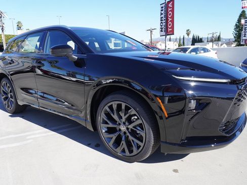 New 2026 Toyota Crown Signia image 3