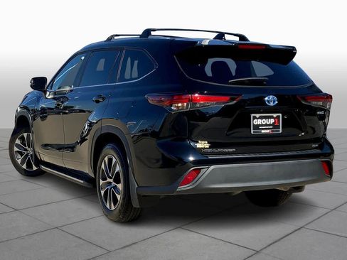 Used 2024 Toyota Highlander XLE image 10