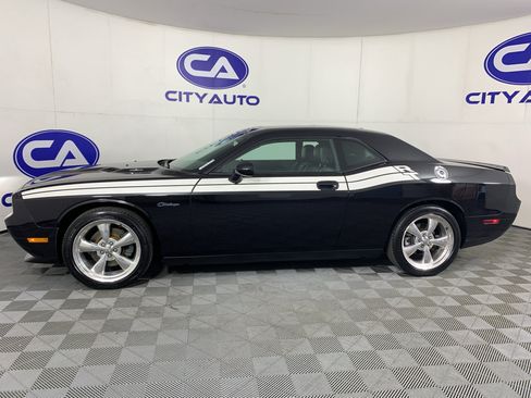 Used 2010 Dodge Challenger R/T RWD image 6