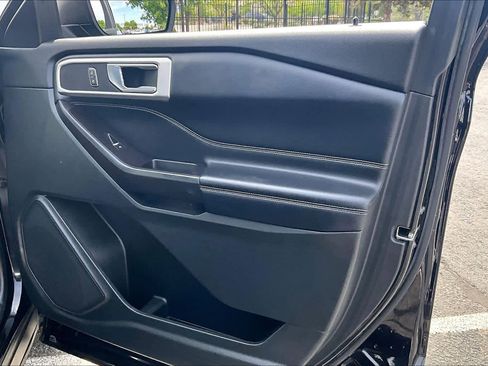 Used 2020 Ford Explorer XLT w/ Equipment Group 202A image 21
