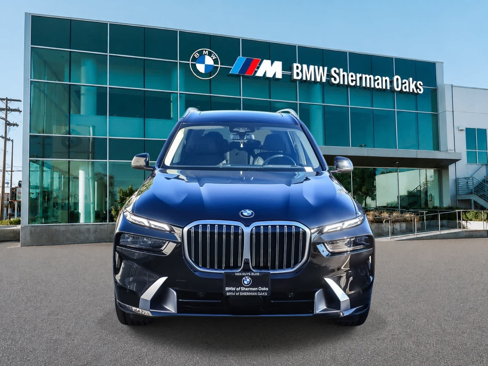 Used 2027 BMW X7 xDrive40i AWD/4WD image 2