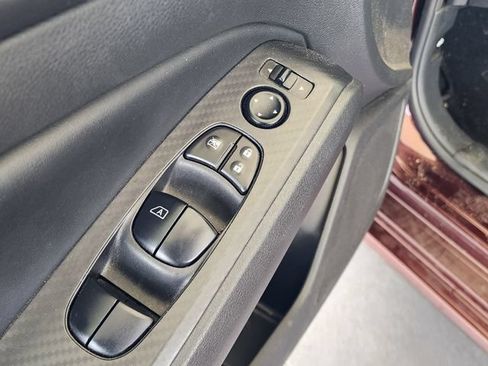 Used 2024 Nissan Altima 2.5 SV FWD image 10
