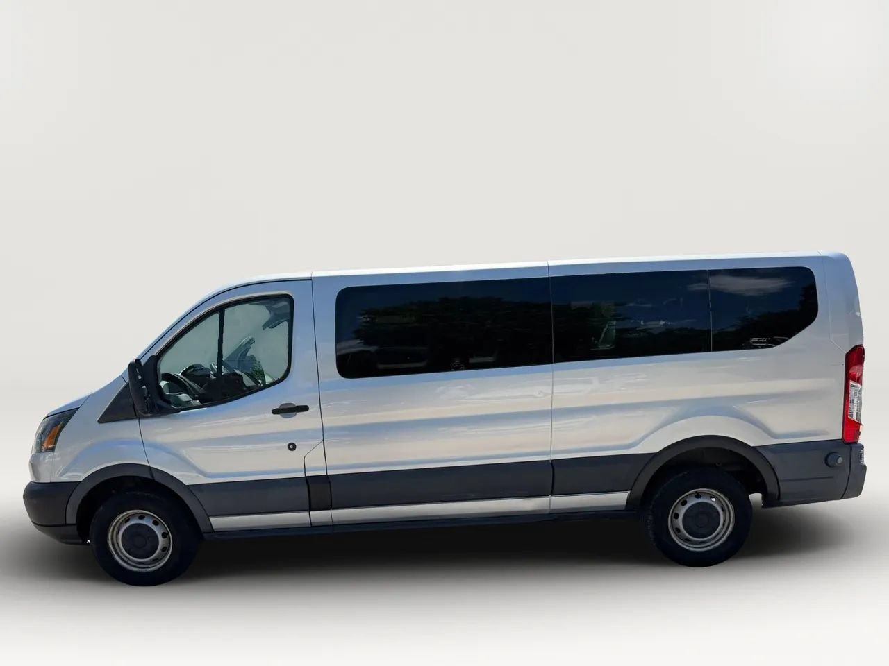 Used 2015 Ford Transit 350 XL RWD image 6