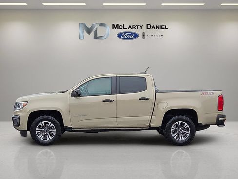 Used 2022 Chevrolet Colorado Z71 AWD/4WD image 3