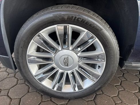 Used 2020 Cadillac Escalade Platinum AWD/4WD image 11