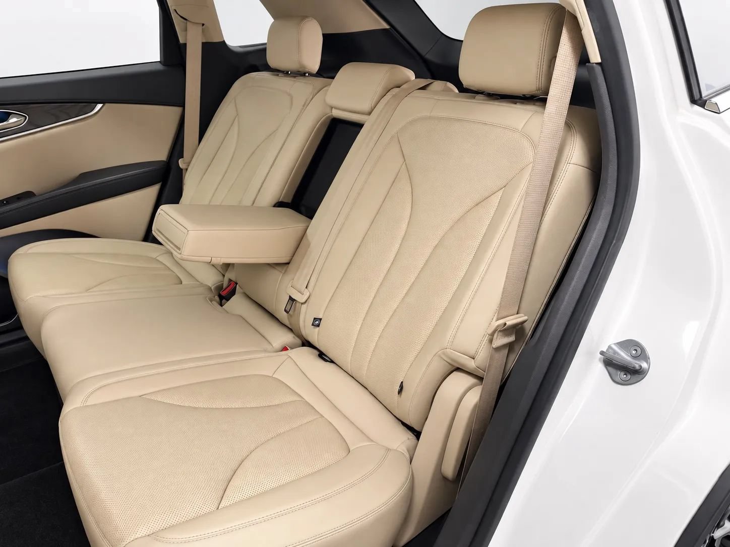 Used 2019 Lincoln Nautilus Reserve w/ Driver Assistance Package FWD image 16