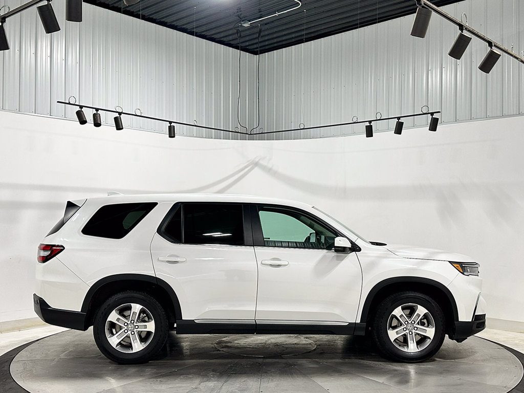 Used 2025 Honda Pilot EX-L image 10