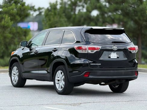 Used 2016 Toyota Highlander LE FWD image 10