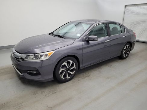 Used 2017 Honda Accord EX-L image 2