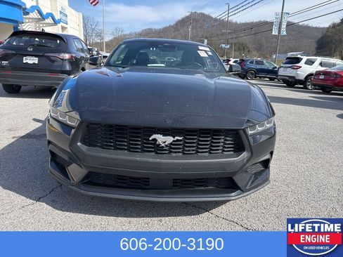 Used 2024 Ford Mustang Premium image 2
