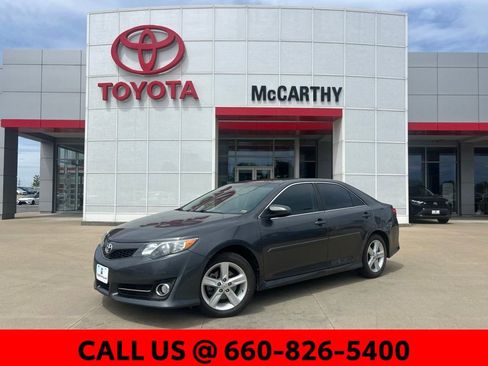 Used 2013 Toyota Camry SE w/ Convenience Pkg FWD image 1