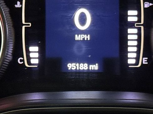 Used 2019 Jeep Cherokee Latitude Plus image 13