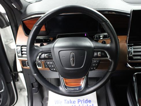 Used 2024 Lincoln Navigator Reserve image 18