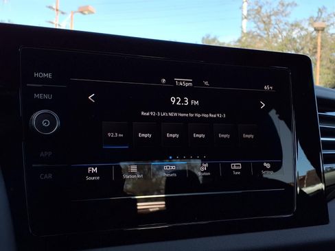 Certified 2025 Volkswagen Jetta Sport image 9