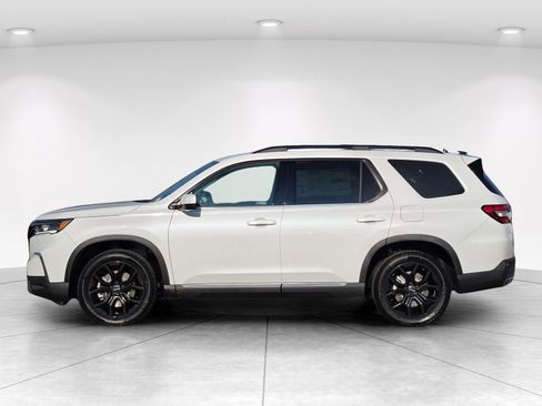 New 2025 Honda Pilot Touring image 7