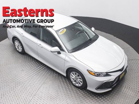Used 2023 Toyota Camry LE FWD image 3